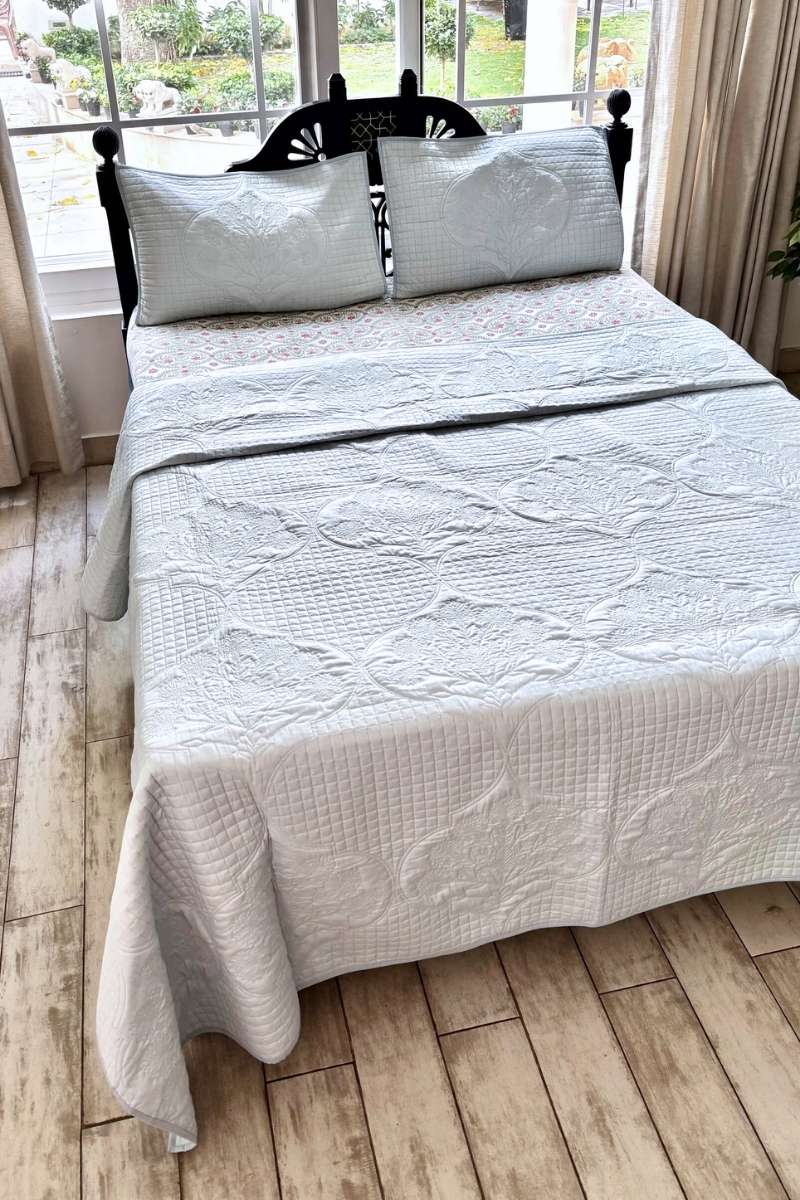 Solid Quilted Bedcover with pillow covers, Luxury Bedcovers