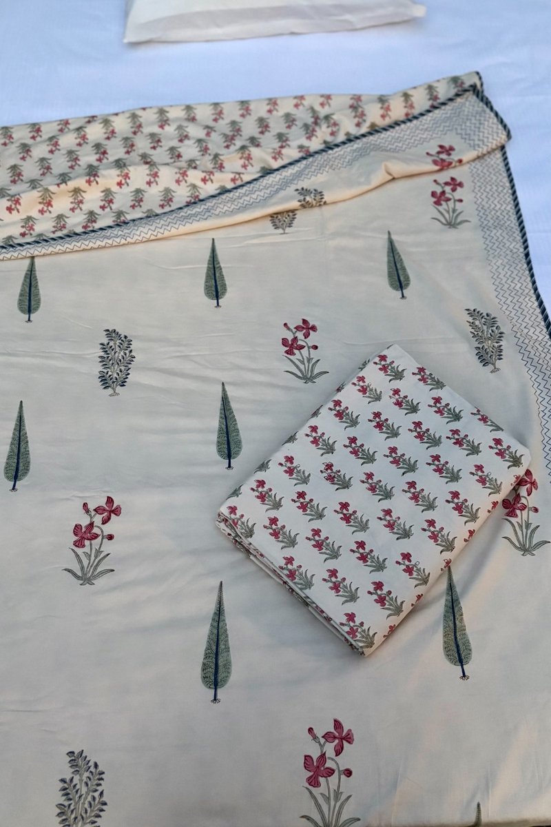 Reversible cotton dohar set with small floral jaal backing and beige botanical front print
