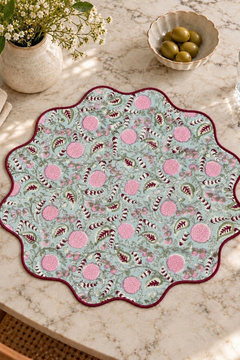 Darwin Scalloped Placemats (Set of 6)