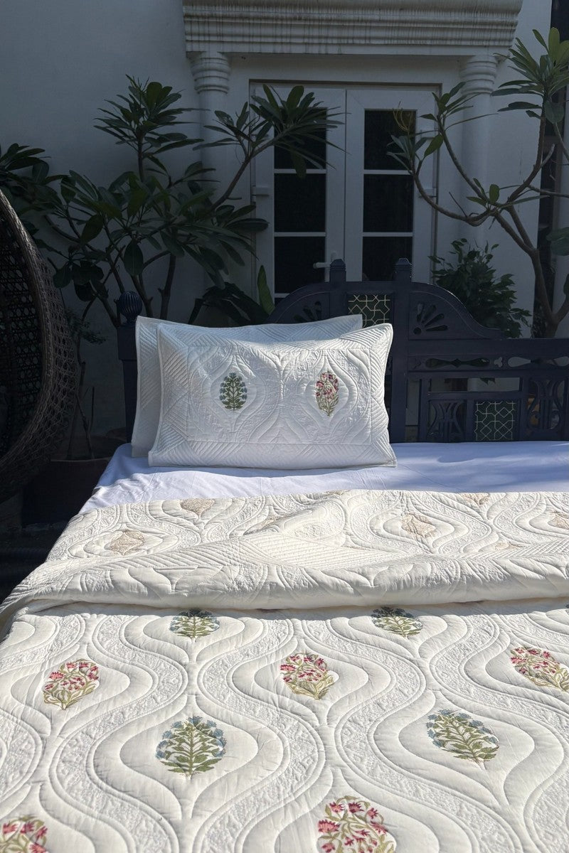 Heritage style cotton quilt set with small floral sprig print and textured quilting