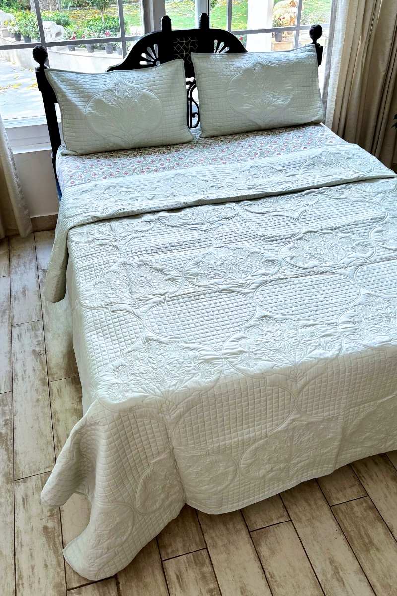 Solid Quilted Bedcover with pillow covers, Luxury Bedcovers