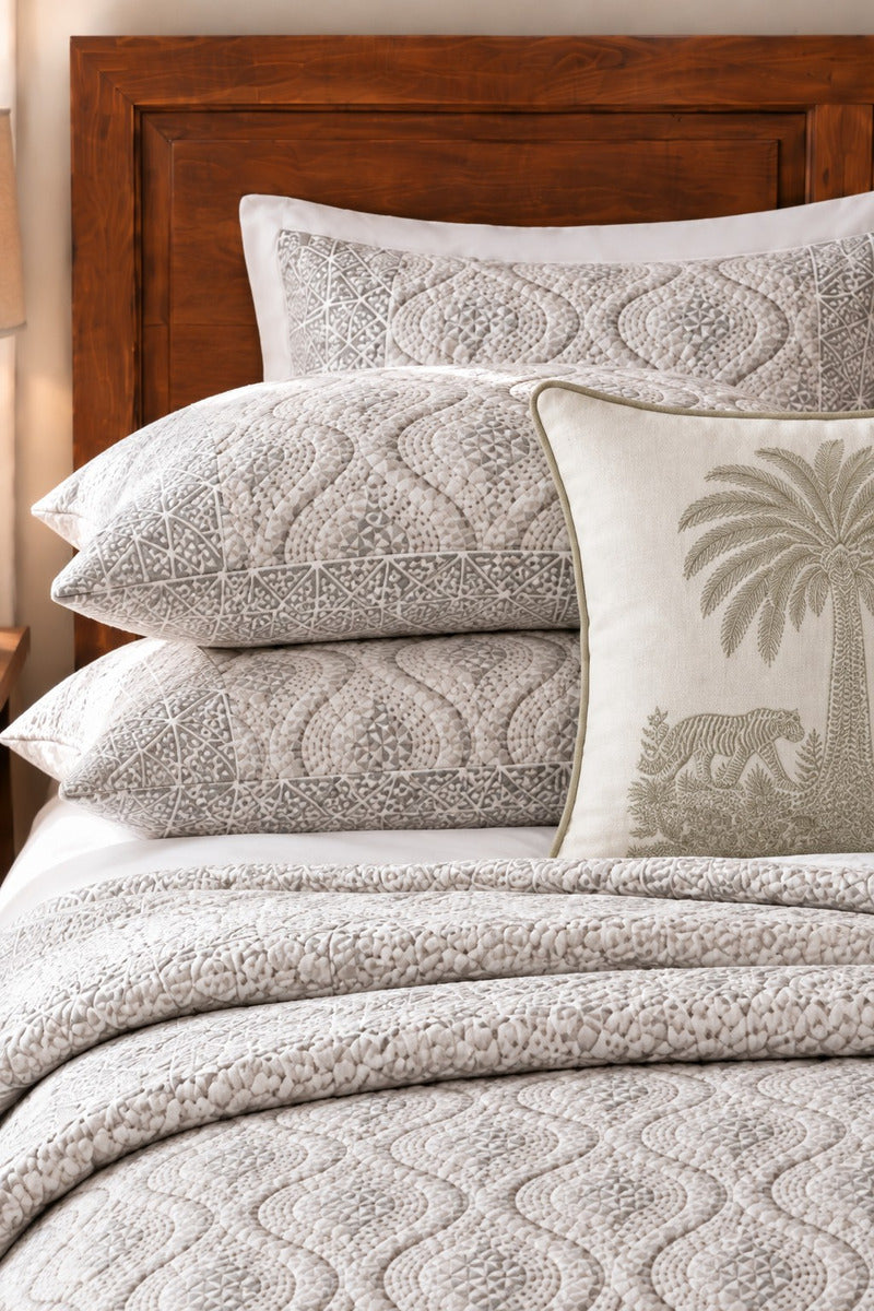 Sahar Manara Quilted Bedcover Set