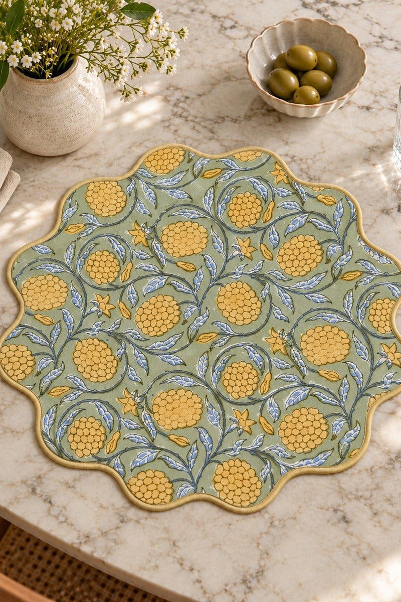 Tropicana Scalloped Placemats (Set of 6)
