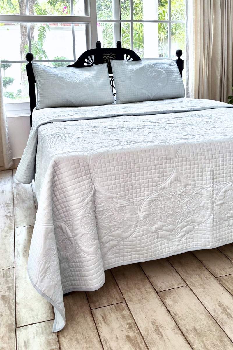 Solid Quilted Bedcover with pillow covers, Luxury Bedcovers 