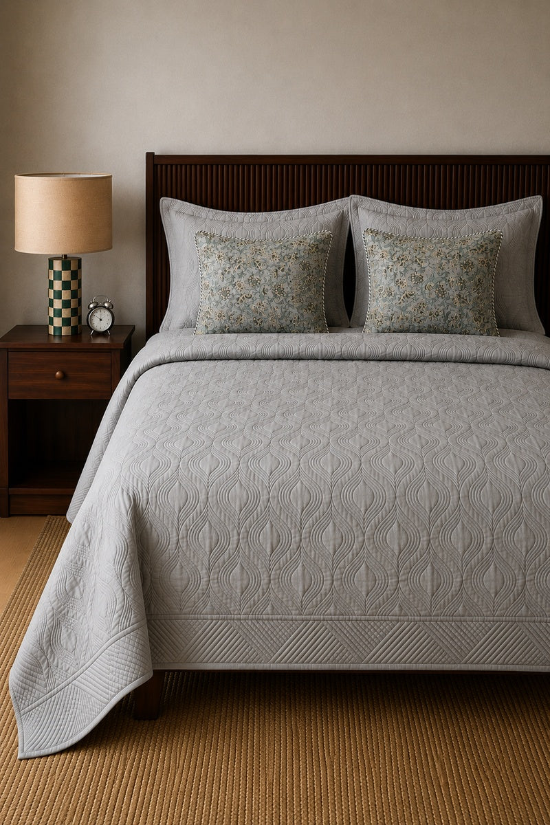 Solid Bedcover with 2 pillows 