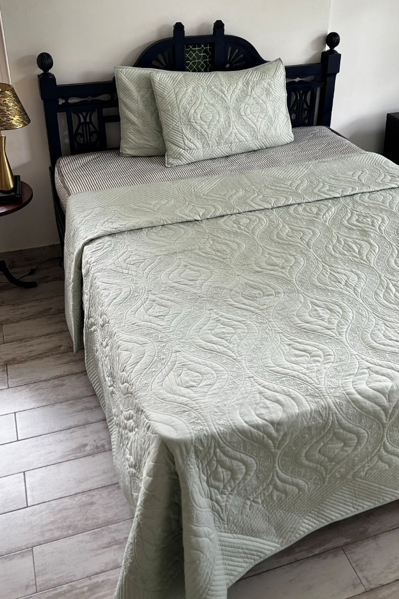 Tundra Sage Luxury Quilted Bedspread Set