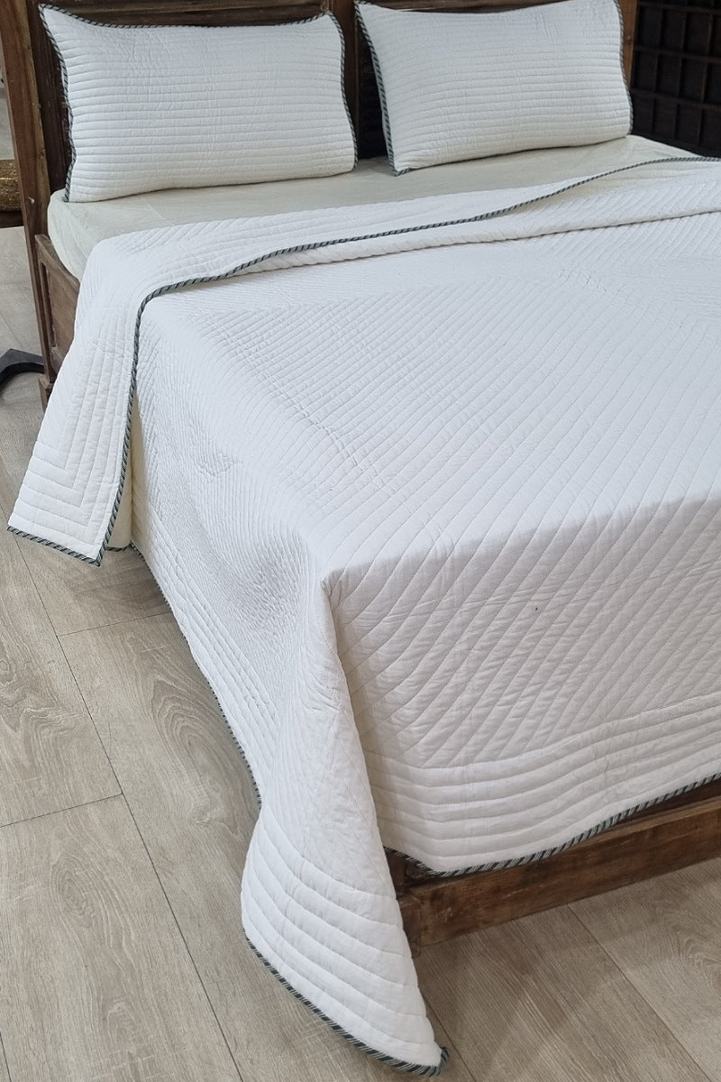 Polar White Luxury Quilted Bedspread Set