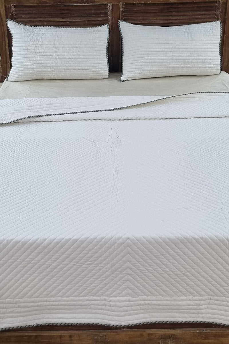 Polar White Luxury Quilted Bedspread Set