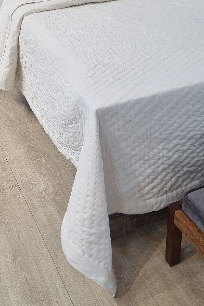 Polar White Solid Summer Quilt
