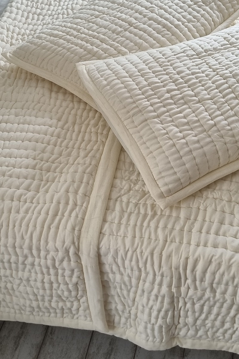 Caro Ivory Quilt Set