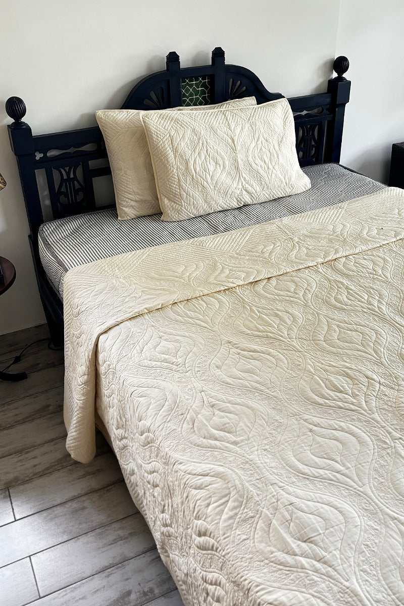 Tundra Ivory Luxury Quilted Bedspread Set