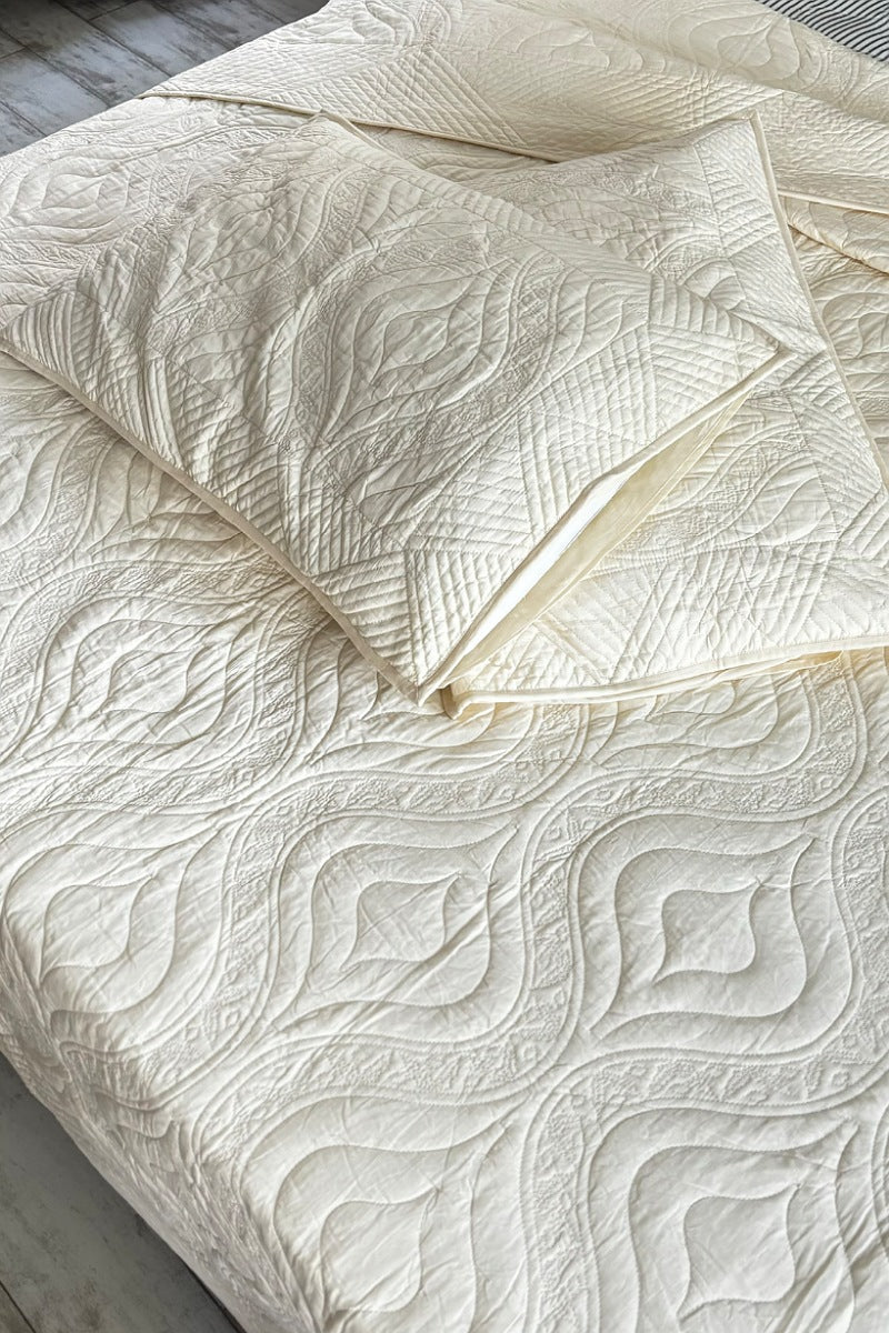 Tundra Ivory Luxury Quilted Bedspread Set