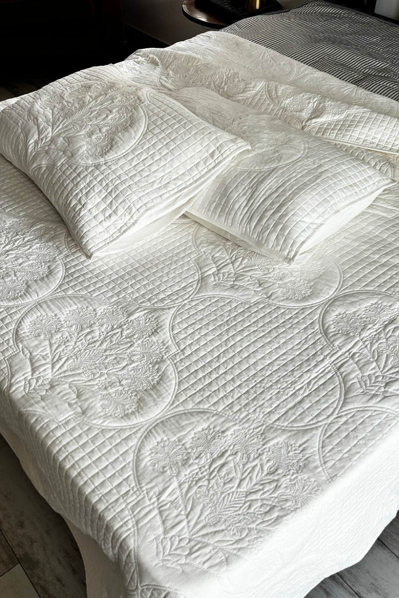 Tundra White Luxury Quilted Bedspread Set