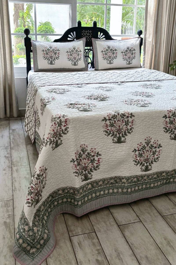 Javrose Quilted Bedspread Set
