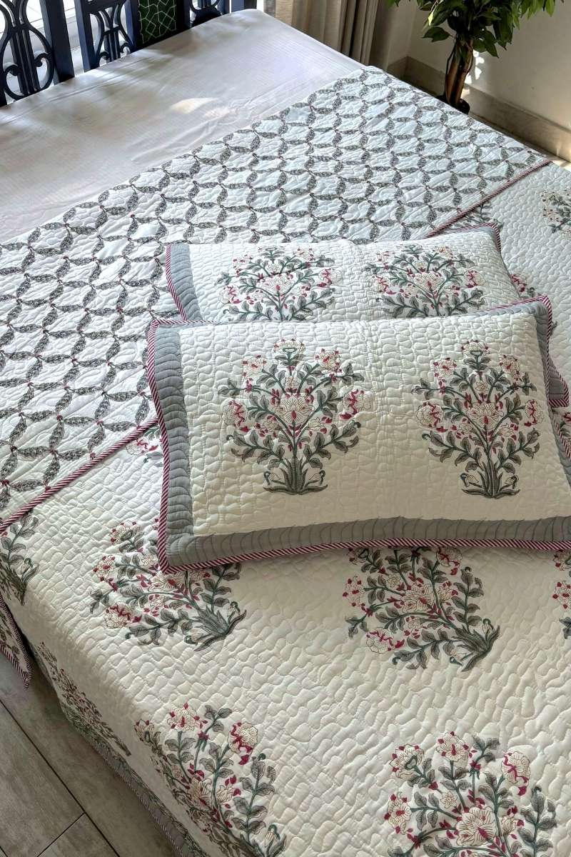 Javrose Quilted Bedspread Set