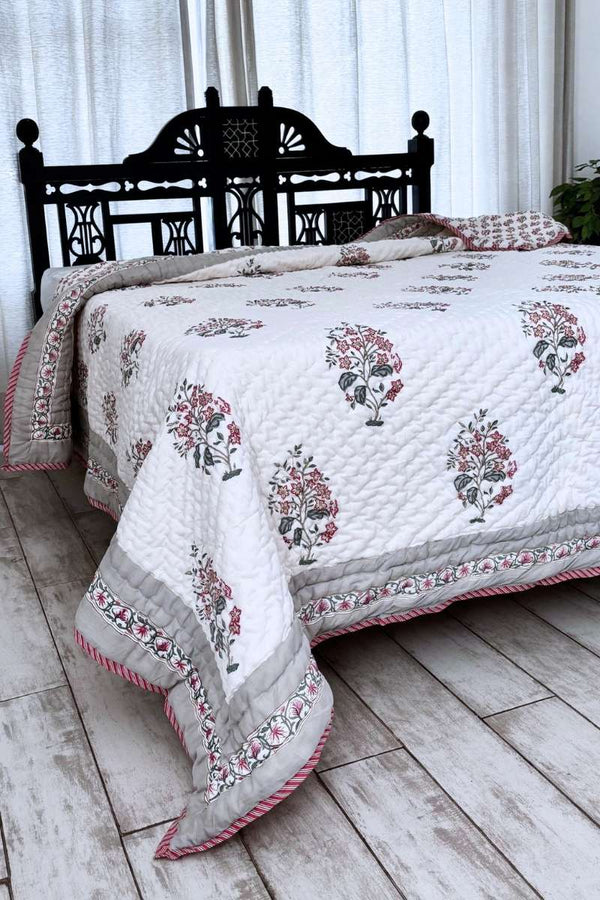Ganaar Print Summer Quilt